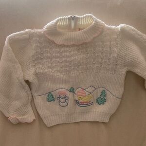 Charming Vintage White Knit Sweater with Snow Scene